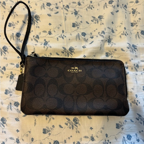 Coach wristlet - Picture 3 of 4